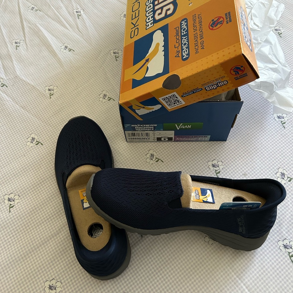 NWT Skechers Dark Navy Slip-ins Footwear